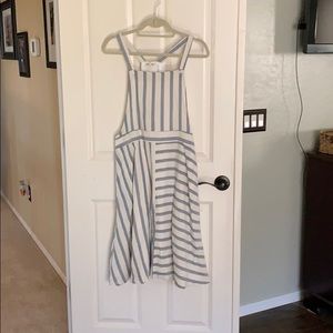 Pinafore dress
